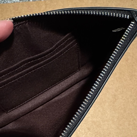 Coach Large Corner Zip Wristlet Black Smooth Leather - Picture 5 of 6